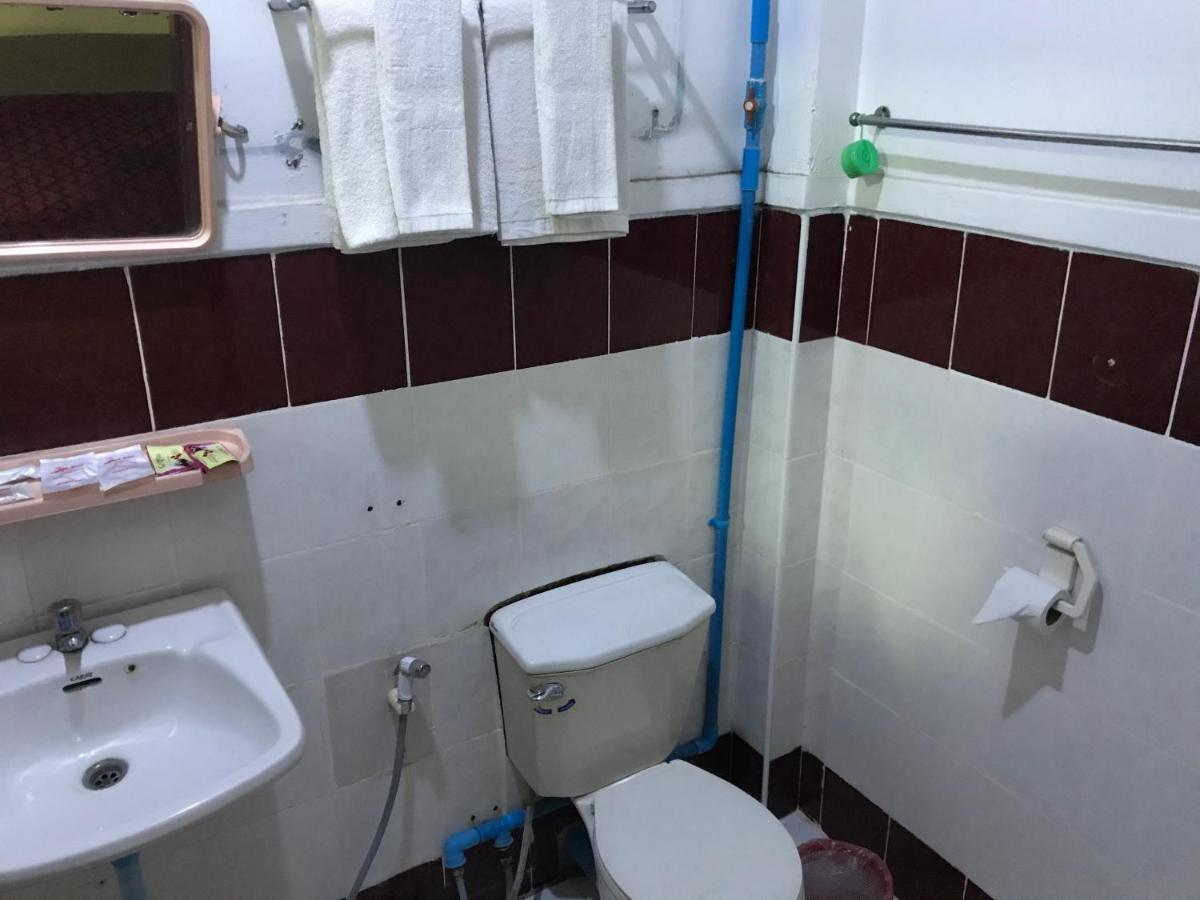 Smile Motel Pyay Εξωτερικό φωτογραφία